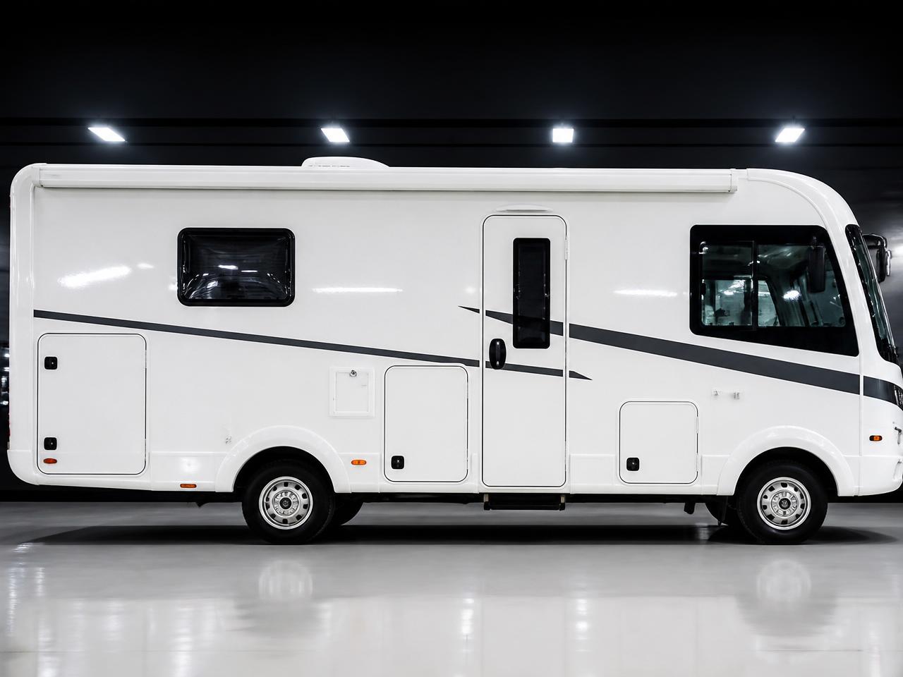 Autocamper med dyb glans og vandafvisende overflade efter keramisk coating hos Bilvaskeriet